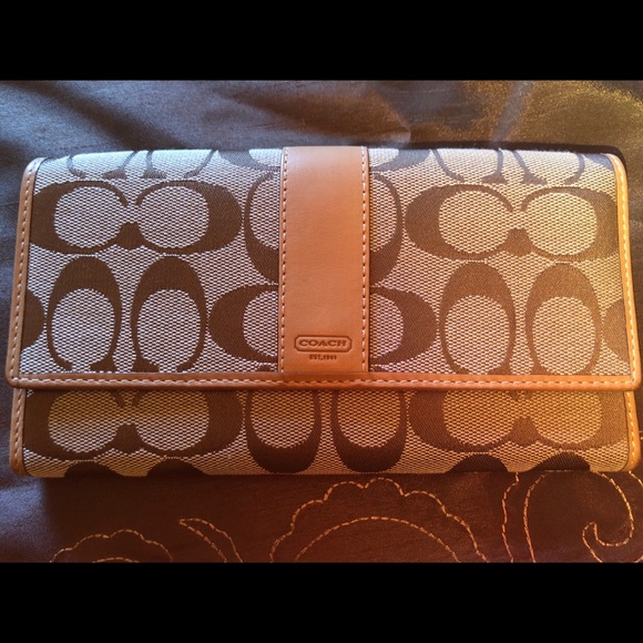 Coach Handbags - Coach wallet-never used